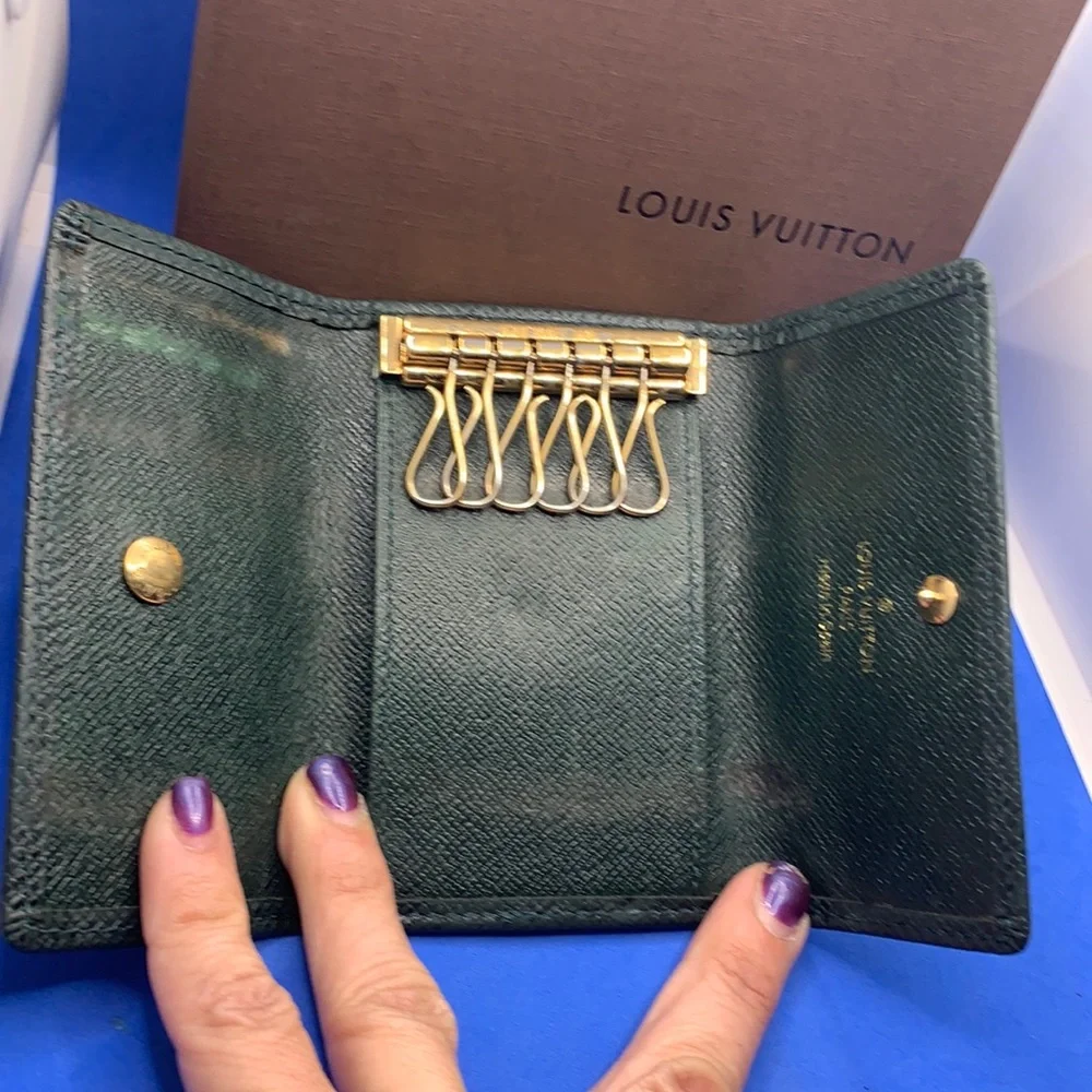 Louis Vuitton Epi leather green keychain 6 key holder with snap clo…